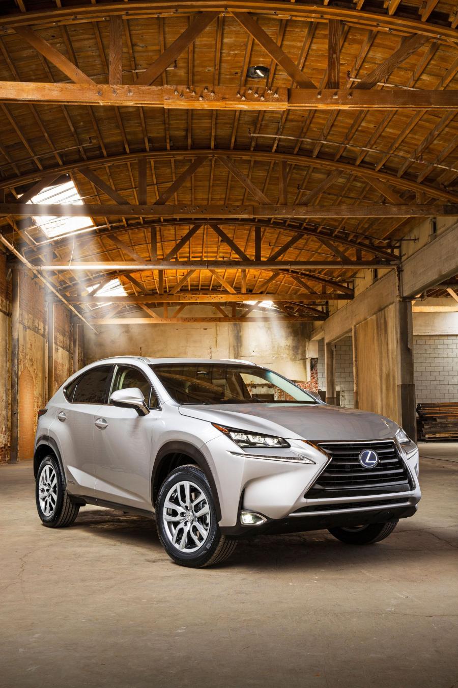  Lexus NX300h 2014 года  (фото 7 из 20)